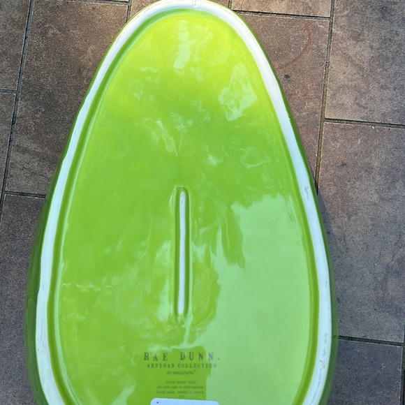 New Avocado shaped Rae Dunn Chips & Dip serving platter - Picture 6 of 6